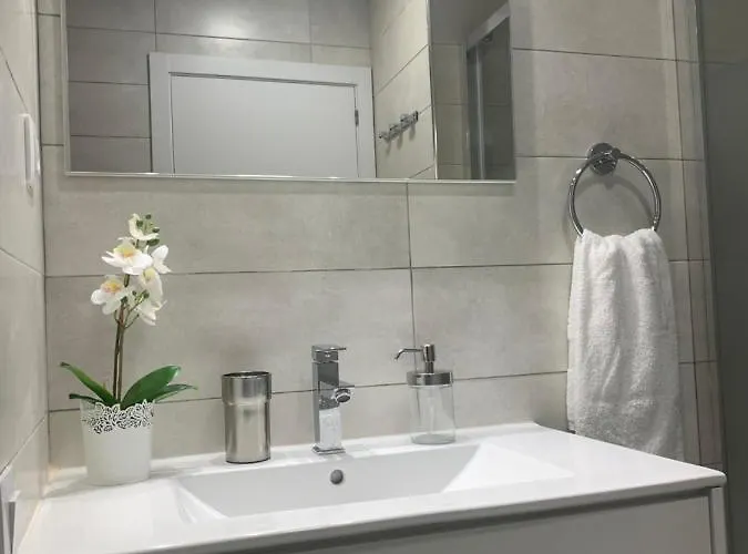 Mom Conchi * 莫罗德哈布雷